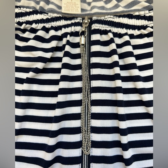 Chicos/ Stripe Off-The-Shoulder Top/ Blue & White Classic / size 1 - Picture 12 of 14